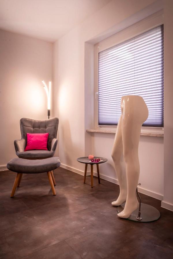 Komfortable Ferienwohnung In Halle ハレ エクステリア 写真