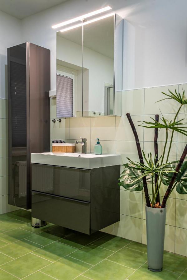 Komfortable Ferienwohnung In Halle ハレ エクステリア 写真