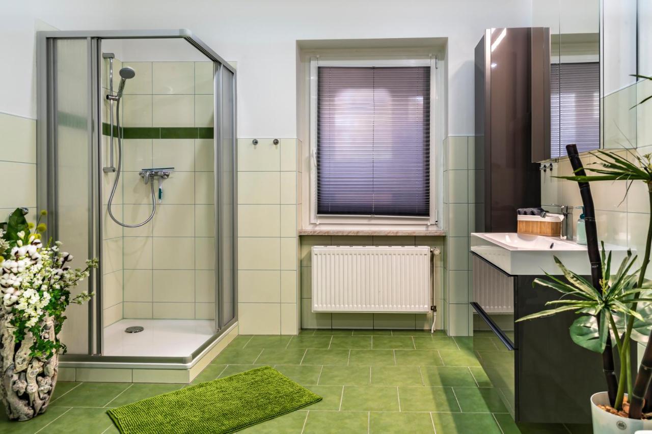 Komfortable Ferienwohnung In Halle ハレ エクステリア 写真